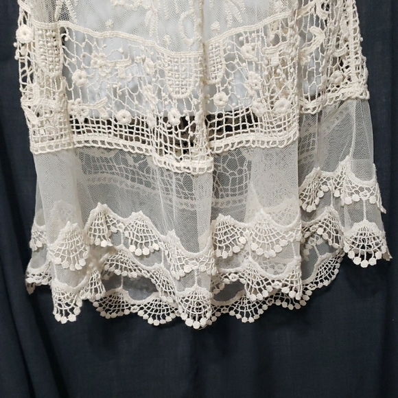 Umgee. Sheer Crochet Lace Sleeveless Top in Cream Size S/M NWOT - Picture 4 of 10